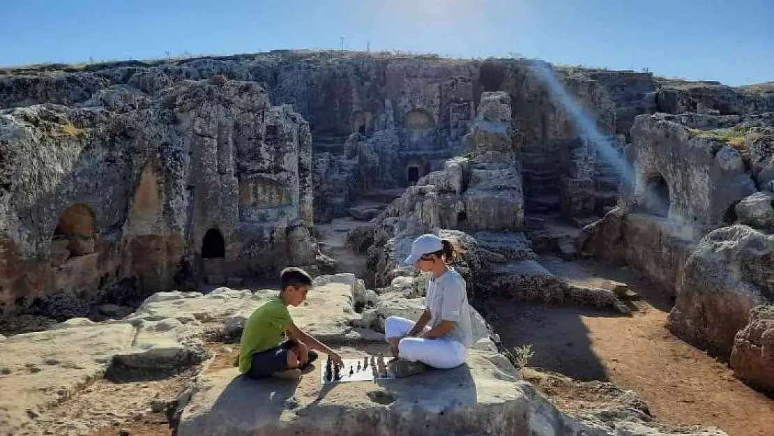 'Adıyaman´ın tarihi mekan ve sokaklarında satranç var'