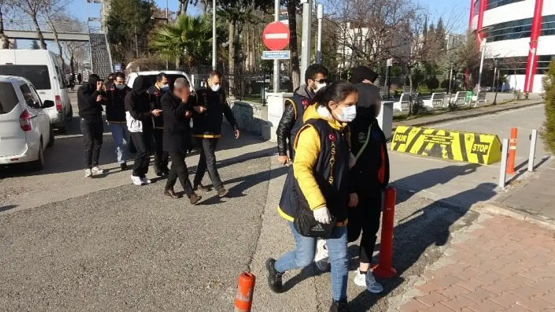 'Adıyaman merkezli 2 ilde fuhuş operasyonu: 8 gözaltı'
