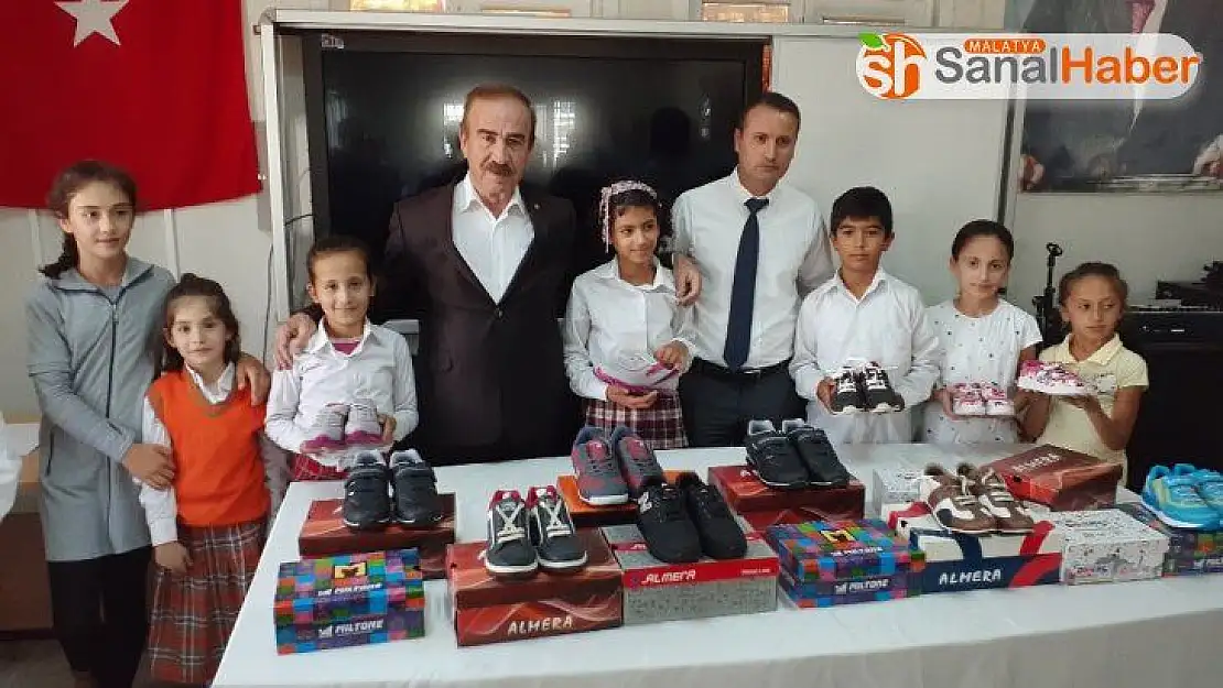 Adıyaman Ticaret Borsası Samsat'ta öğrencilere yardım yaptı