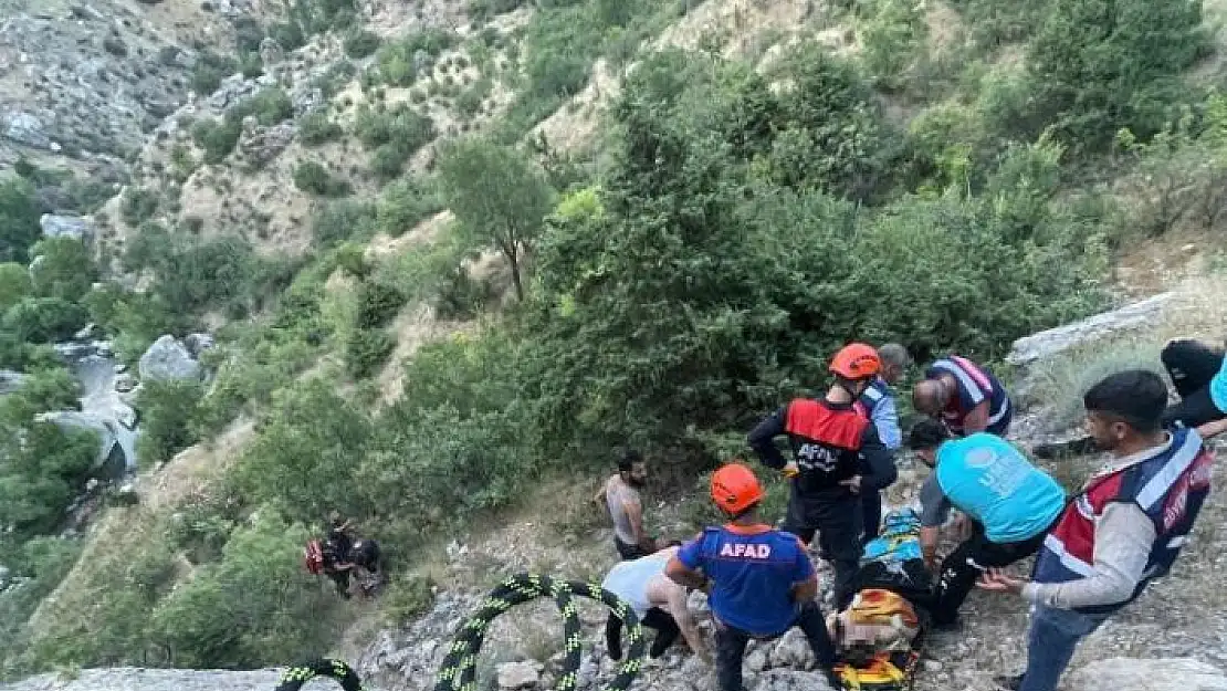 'Adıyamanda 200 metre yüksekliğindeki uçurumda nefes kesen kurtarma operasyonu'