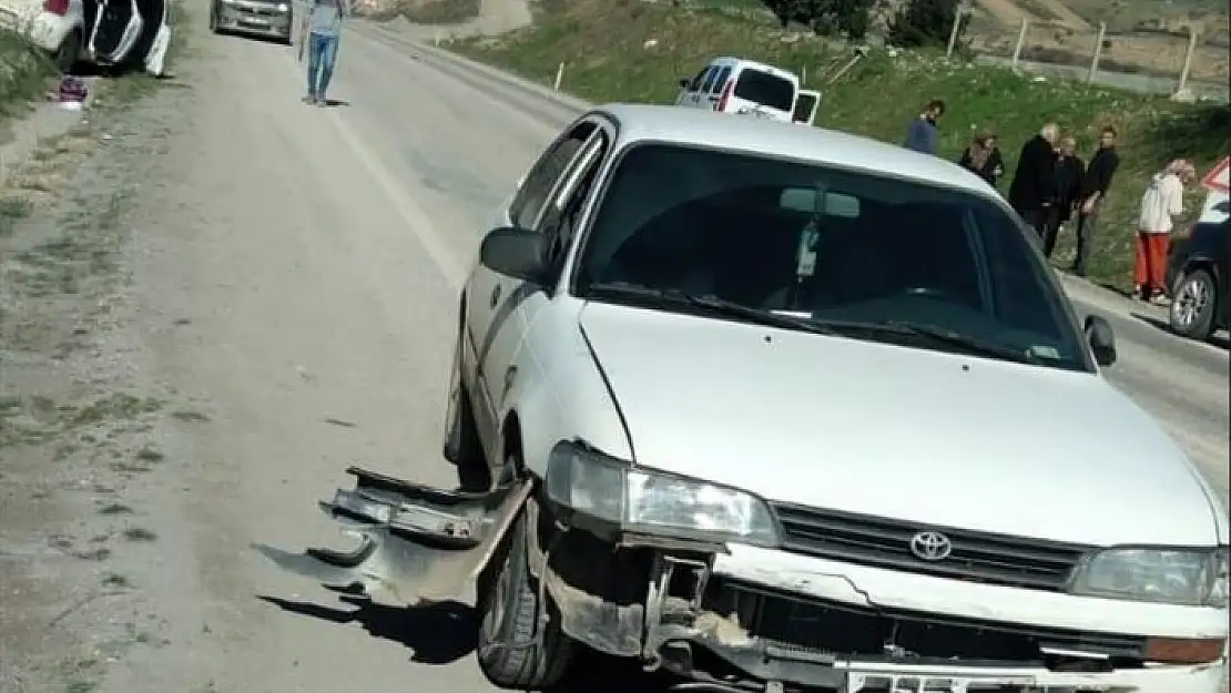 'Adıyamanda 3 araç çarpıştı: 3 yaralı'