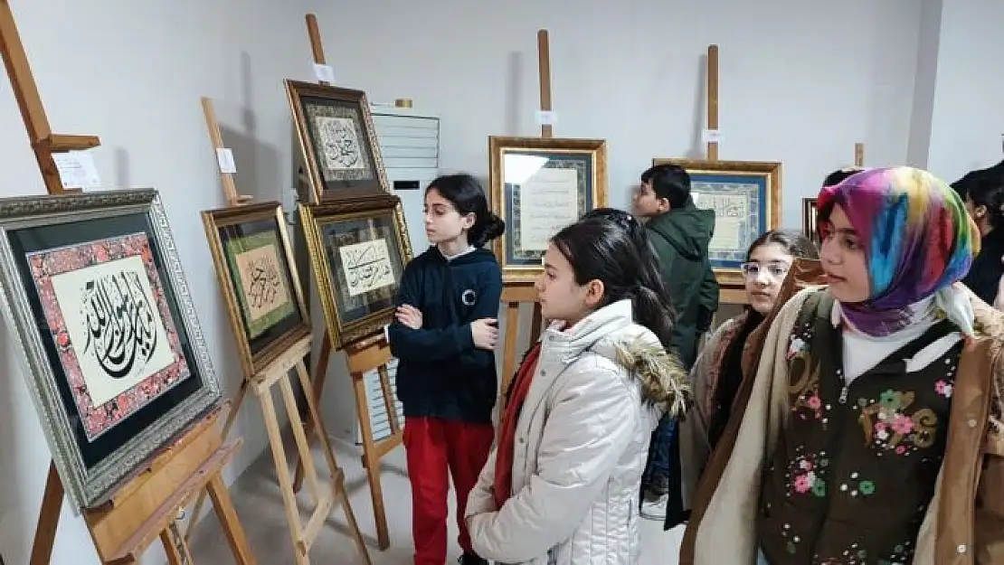 'Adıyamanda Gazze yararına sanat sergisi açıldı'