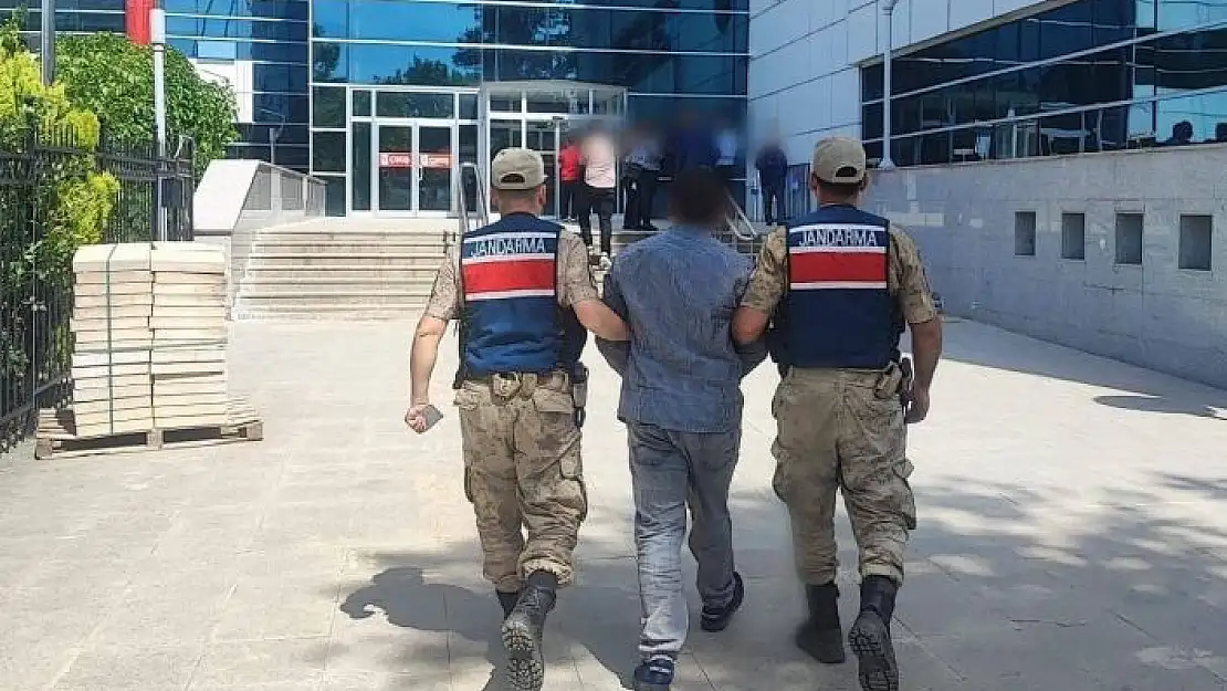 'Adıyamanda göçmen kaçakçılığı operasyonu: 5 gözaltı'