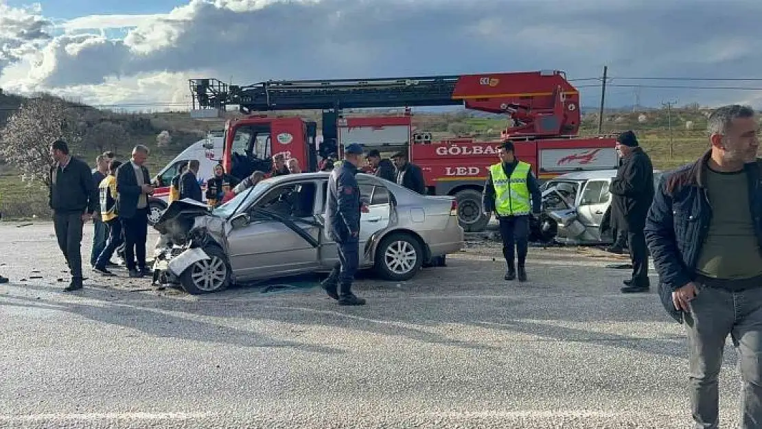 'Adıyamanda iki otomobil  çarpıştı: 1 ölü, 3 yaralı'