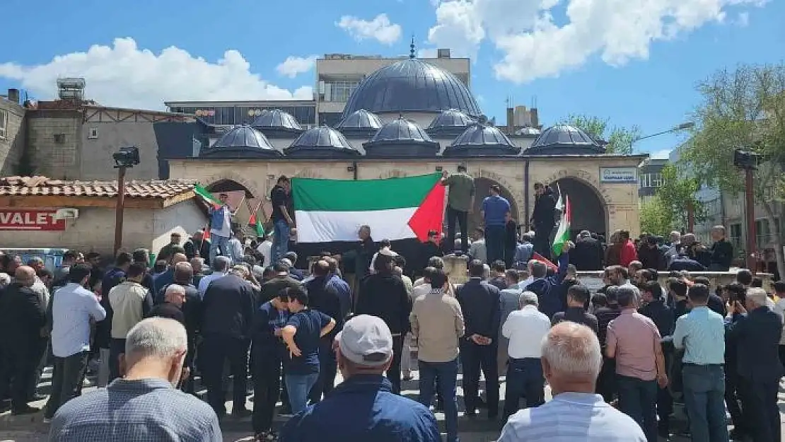 'Adıyamanda İsmail Haniyenin çocukları ve torunları için gıyabi cenaze namazı kılındı'