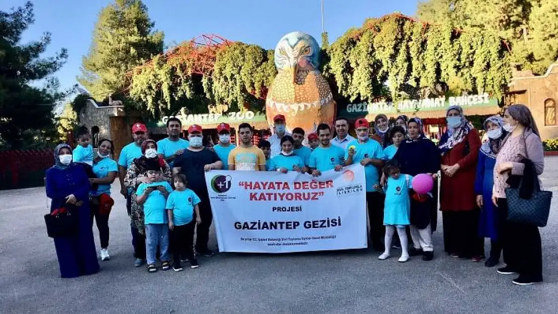 'Adıyamanlı down sendromlular Gaziantep´i gezdi'