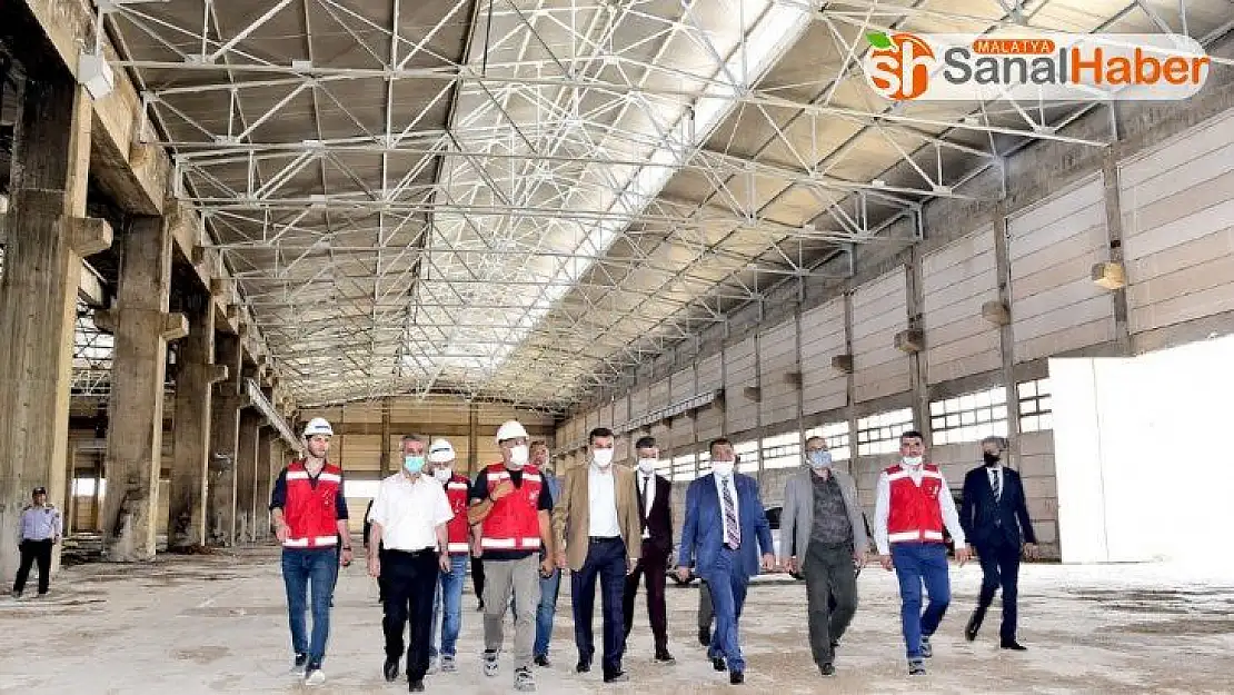 Afet Barınma Sistemleri üretimi fabrikasında inceleme