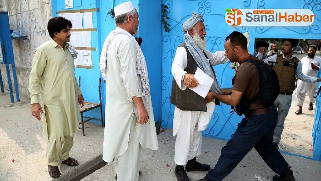 Afganistan'da halk sandık başında