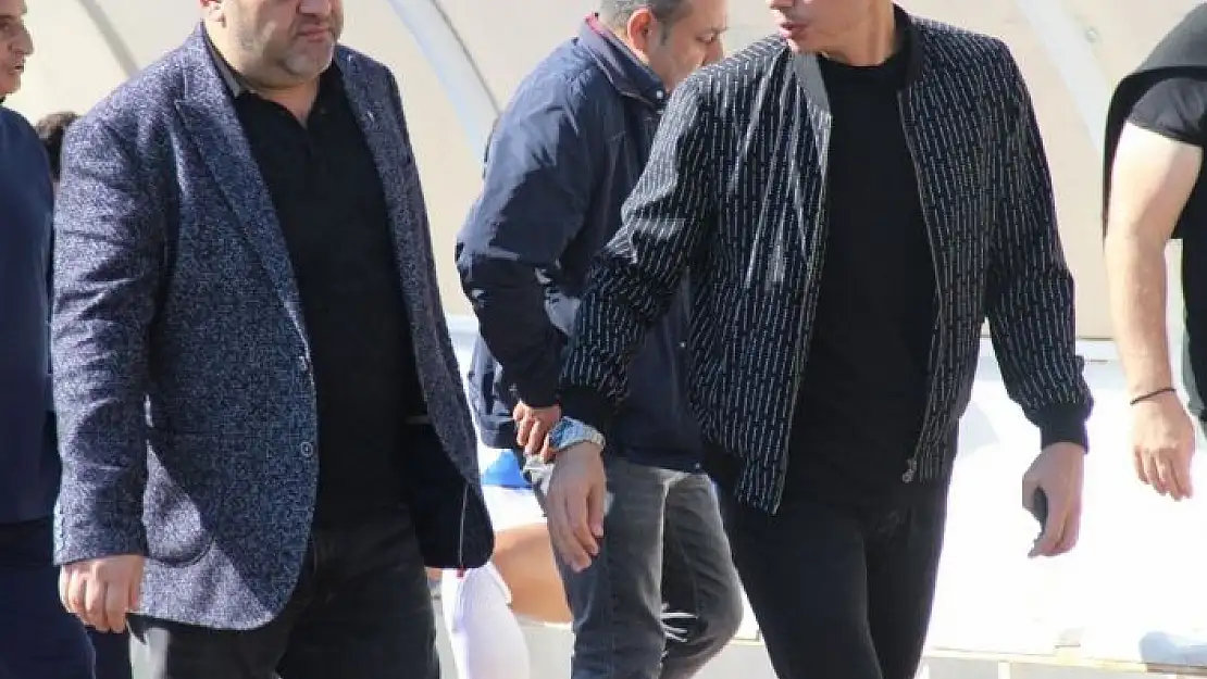 'Ahmet Burak Solakel, yeniden Elazığspor´da'