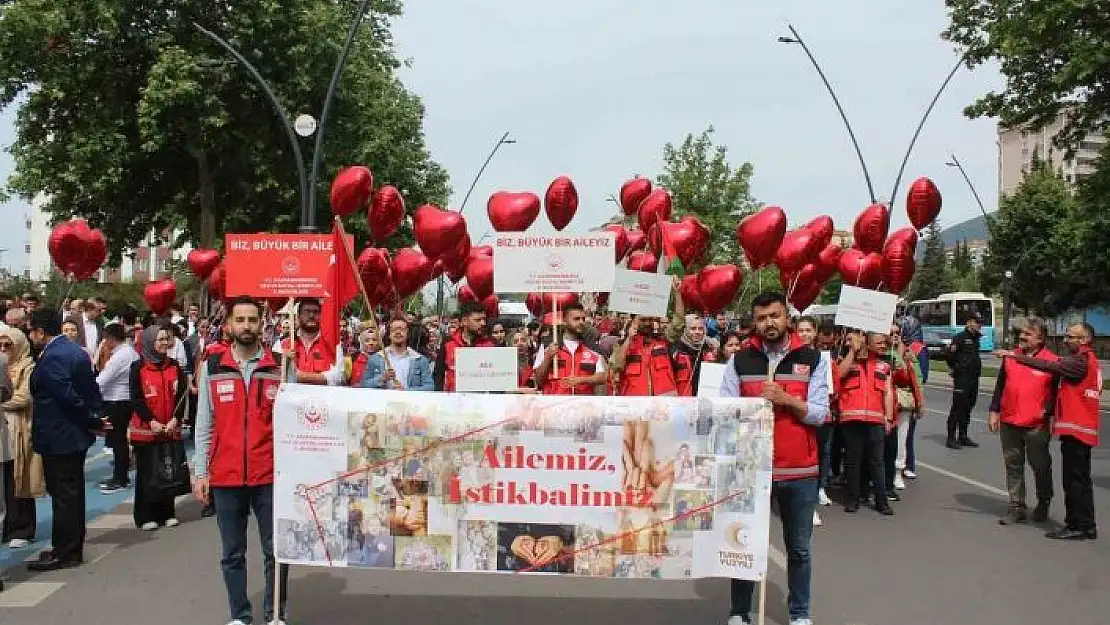 '''Aile istikbali'' için yürüdüler'