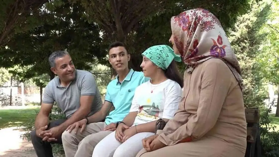'Ailece Türkiye´yi gezdiler şimdi sıra dünya turunda'