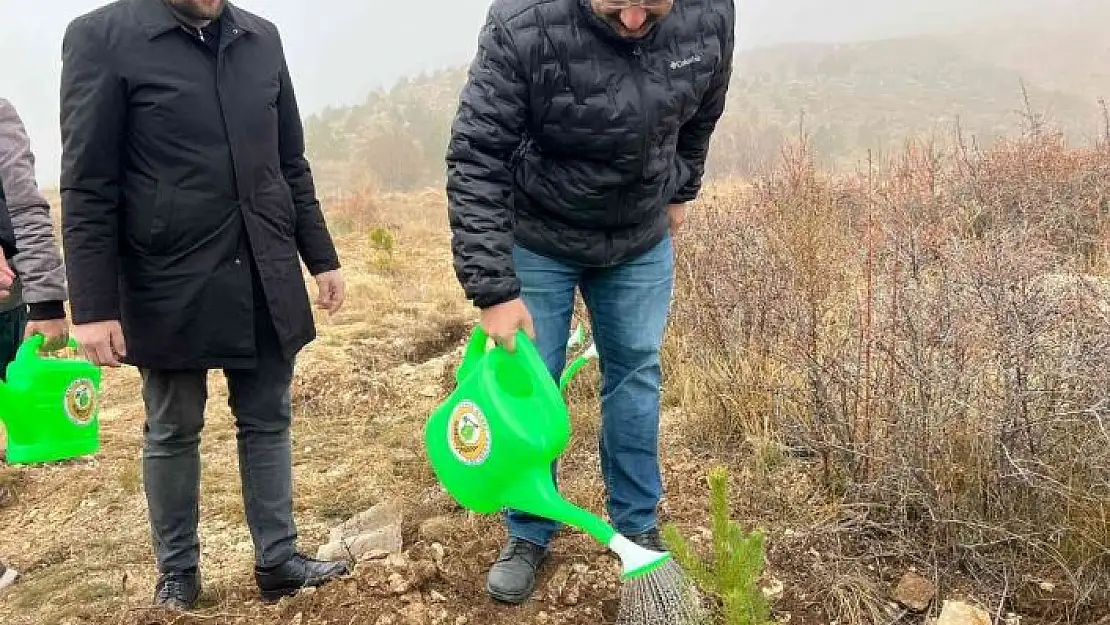 'Ak Gençler 500 fidanı toprakla buluşturdu'