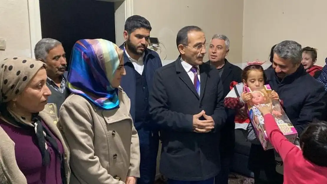 'AK Parti heyetinden kaçırılan kızın ailesine ziyaret'