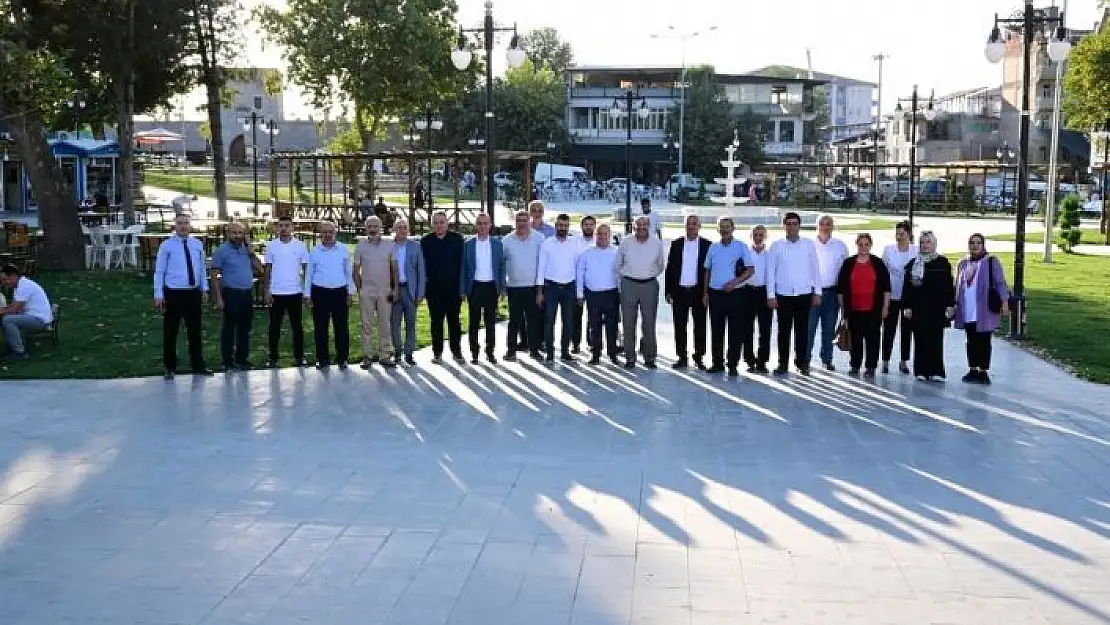 'AK Parti i İl Teşkilatı Battalgazi´de yatırımları gezdi'