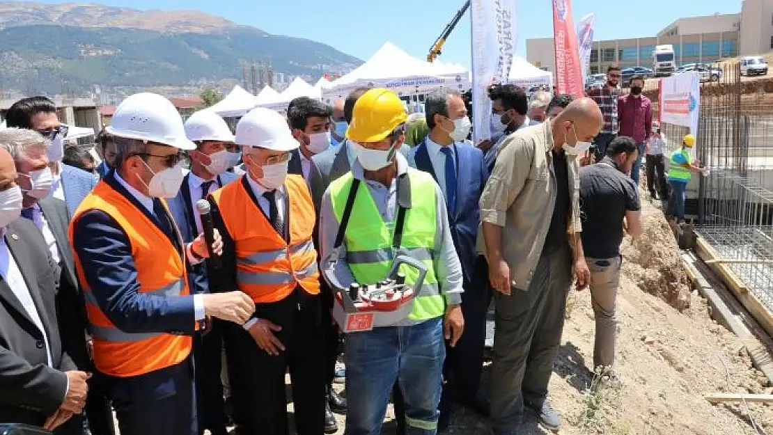 'AK Parti´li Ünal: ''Bu ülkenin yapabilme gücüne saldırıyorlar'''