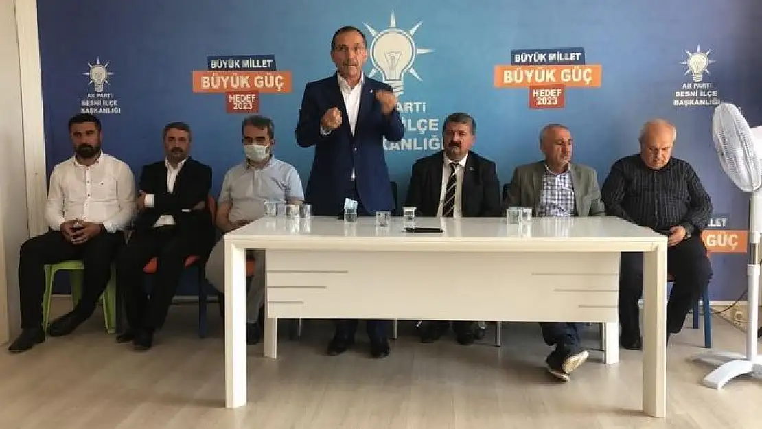 'AK Parti teşkilatı Besni´de bayramlaştı'