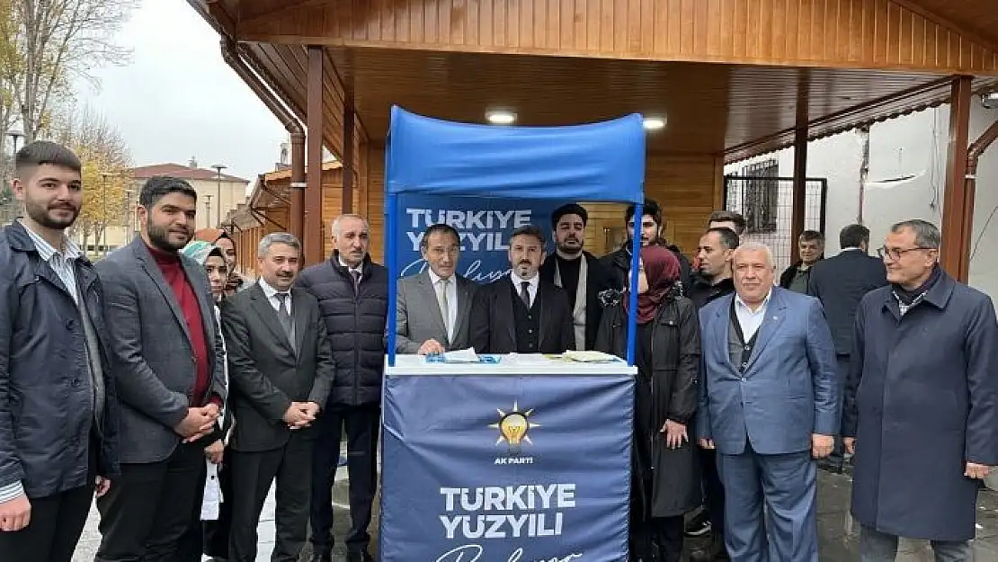 'AK Parti `Türkiye Yüzyılı´ standı açtı'