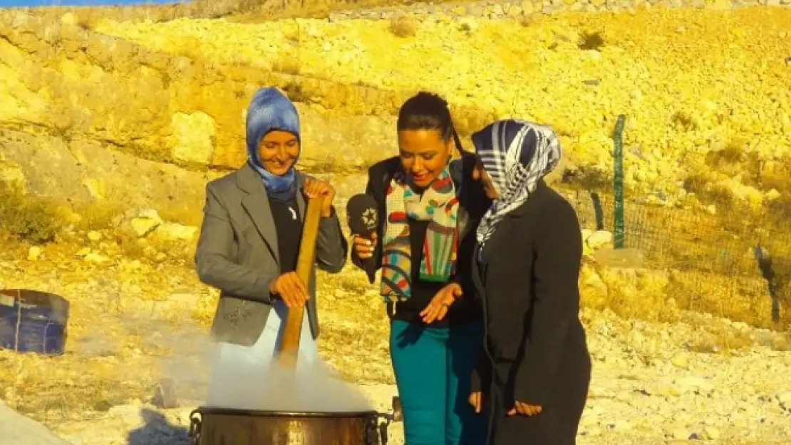AKÇADAĞ'IN YÖRESEL YEMEKLERİ TANITILDI 