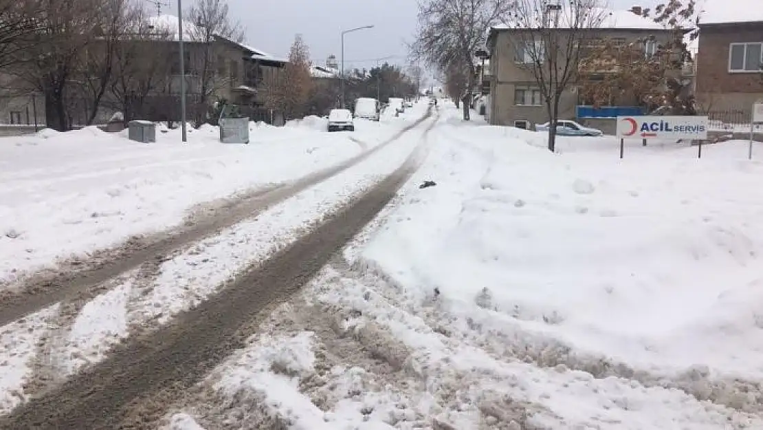 'Akçadağ´da kar yağışı etkili oluyor'