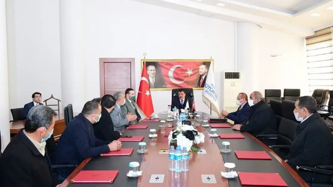 'Akçadağ muhtarlarından Başkan Gürkan´a ziyaret'