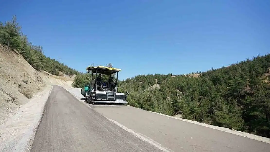 'Ali Kayası´na ulaşım sağlayan yol asfaltlanıyor'