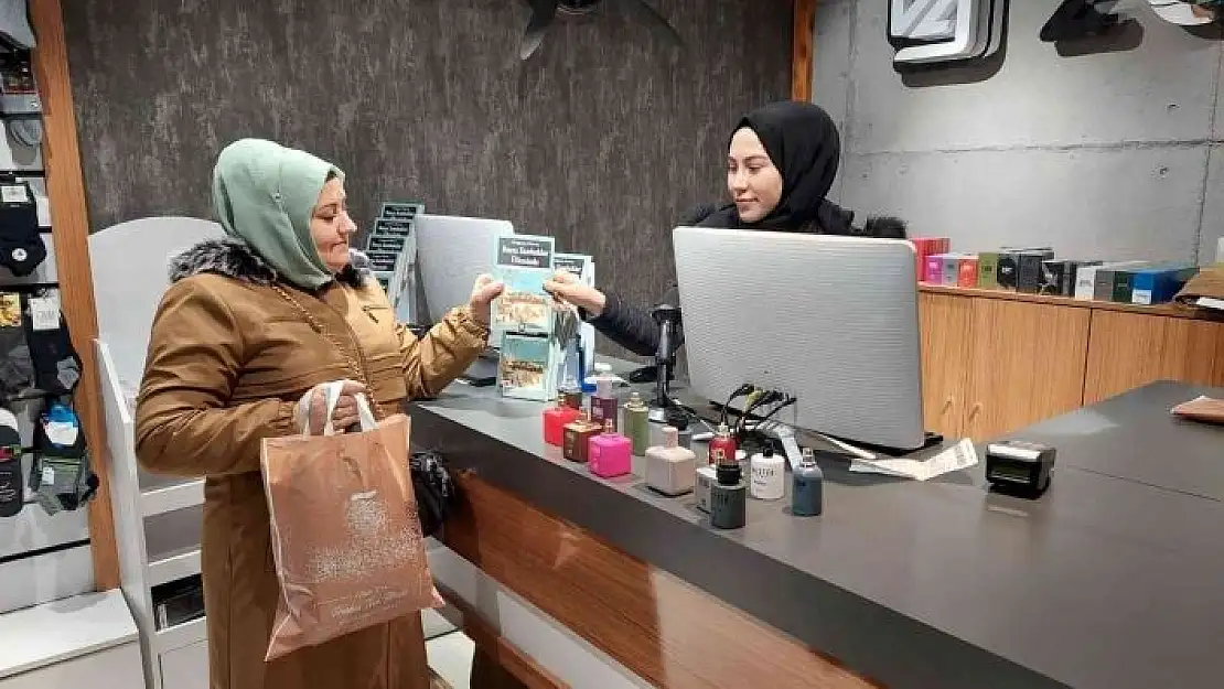 'Alışveriş yapana kitap hediye'