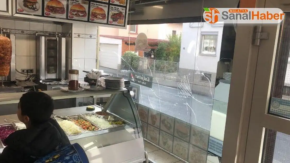 Alman ırkçılar, Türk lokantasına saldırdı