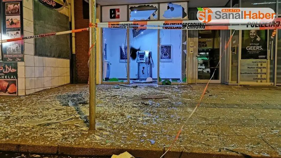Almanya'da hırsızlar ATM'yi havaya uçurup soydu