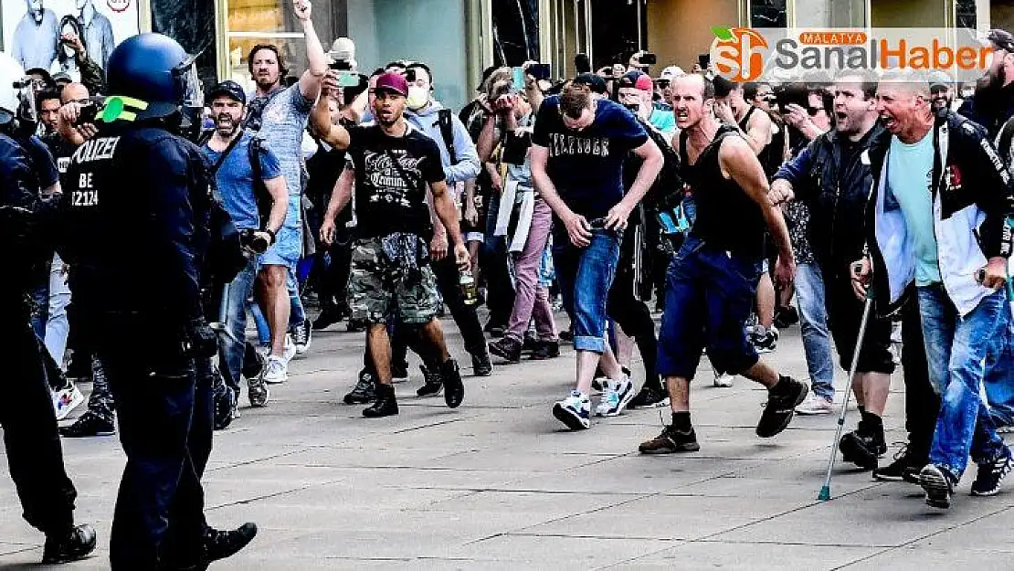 Almanya'da korona kısıtlamaları protesto edildi