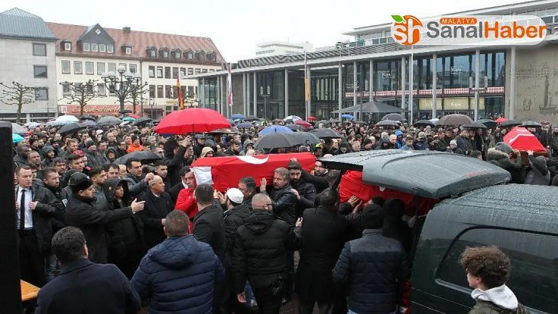 Almanya'da öldürülen Türk vatandaşları için cenaze töreni düzenlendi