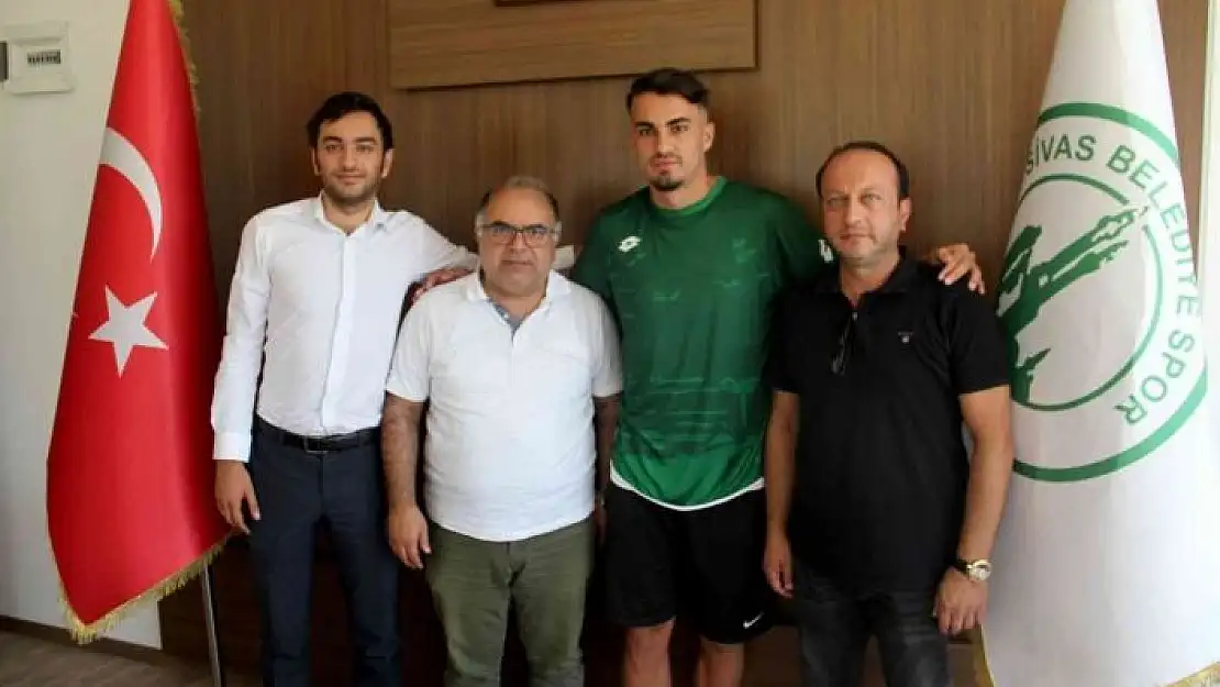 'Alperen Erdinç, Sivas Belediyespor´a transfer oldu'