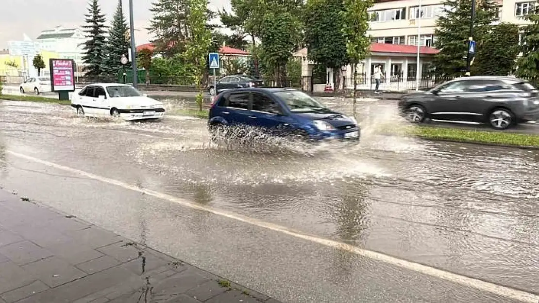 'Alt yapı alarm verdi, yollar göle döndü'