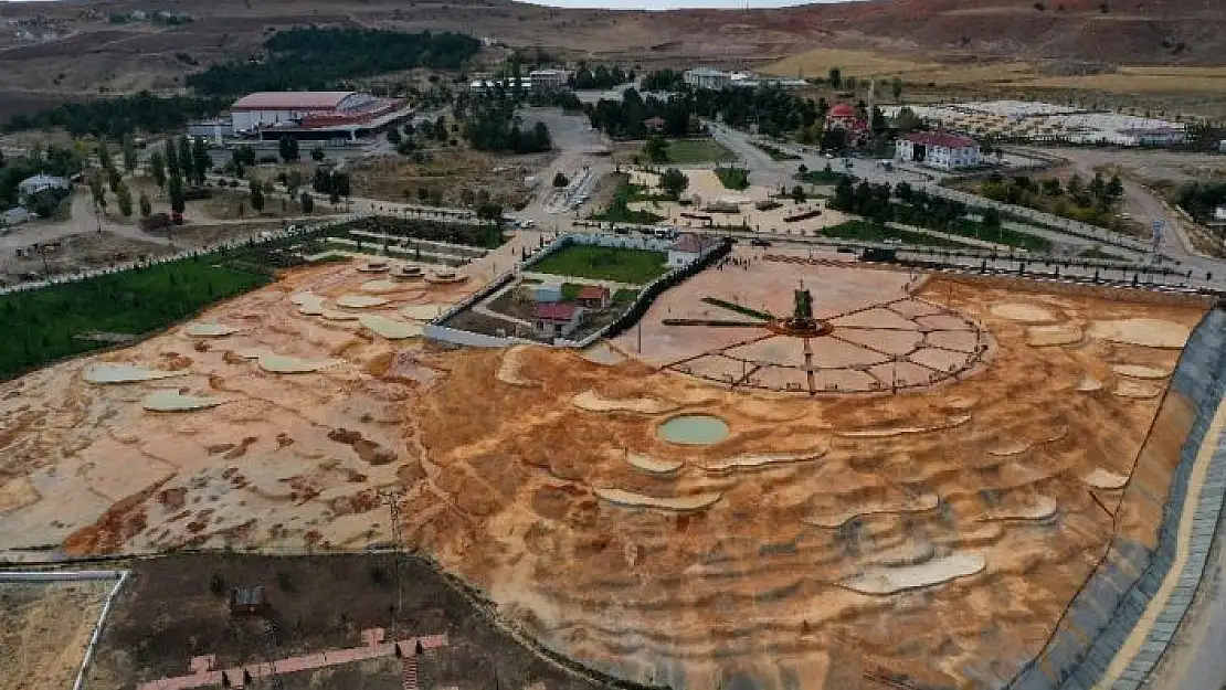 'Altın sarısı rengiyle eşsiz görüntü sunan `Altınkale´ açıldı'