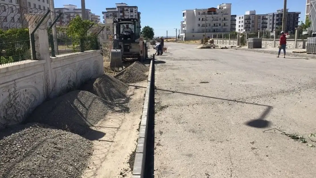 'Altınşehir mahallesinde kaldırım düzenleme çalışması'