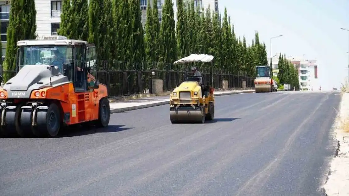 'Altınşehir Mahallesinde yollar asfaltlanıyor'