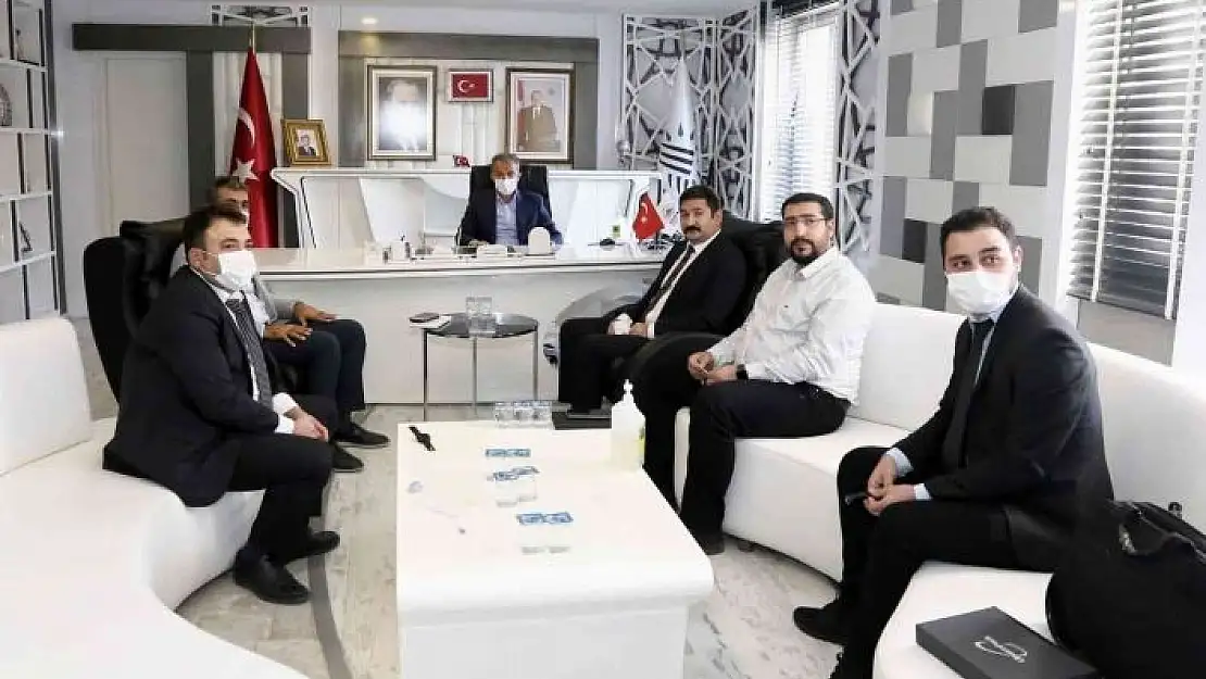 'Alzheimer ve demans hastaları için akıllı saat ile mobil takip'