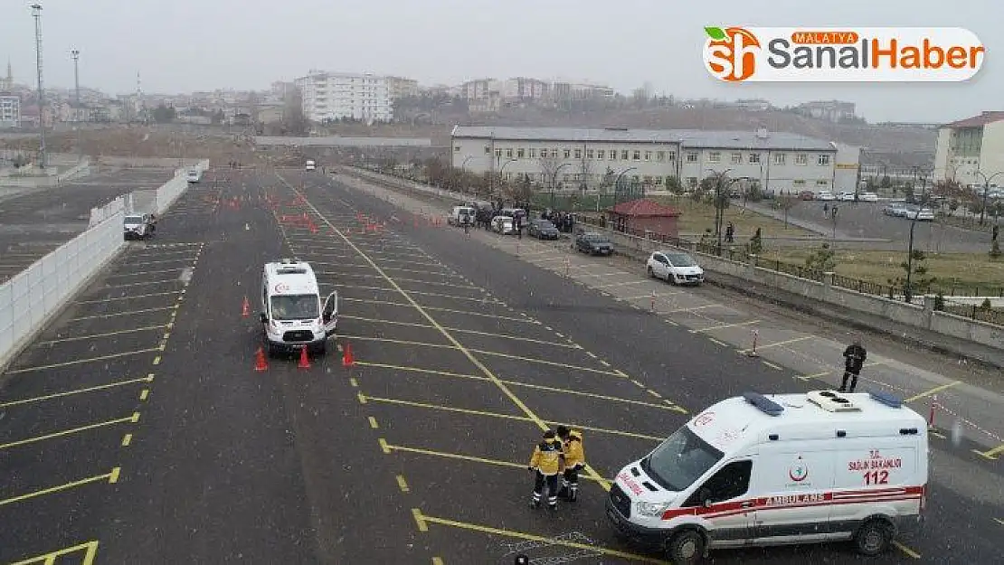 Ambulans şoförleri kıyasıya yarıştı