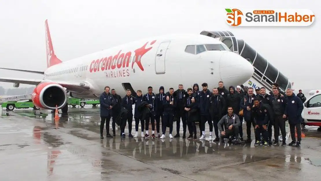 Antalyaspor'un uçağı Sivas'a inemedi