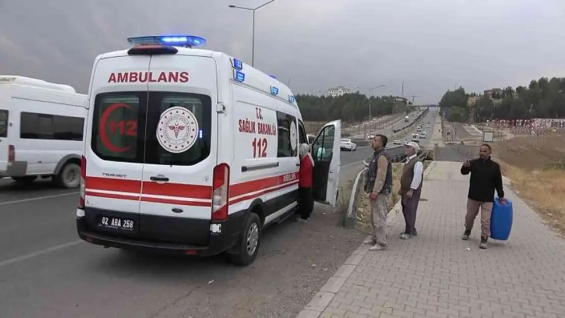 'Araca çarpmamak için motosikleti devirdi: 1 yaralı'