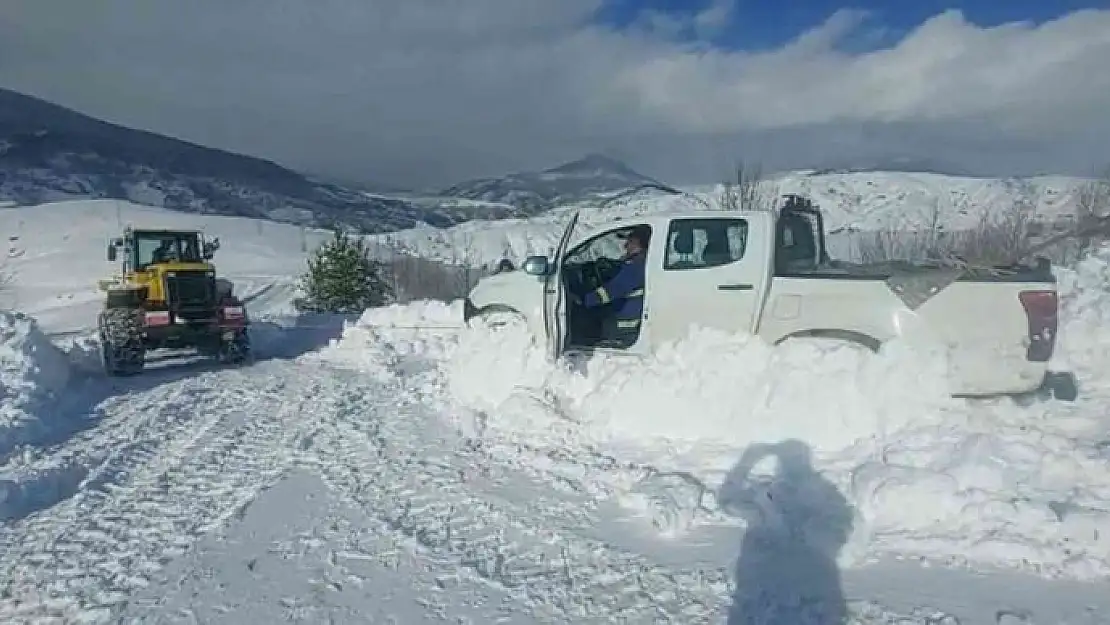 'Arıza ihbarına giderken mahsur kalan ekip kurtarıldı'