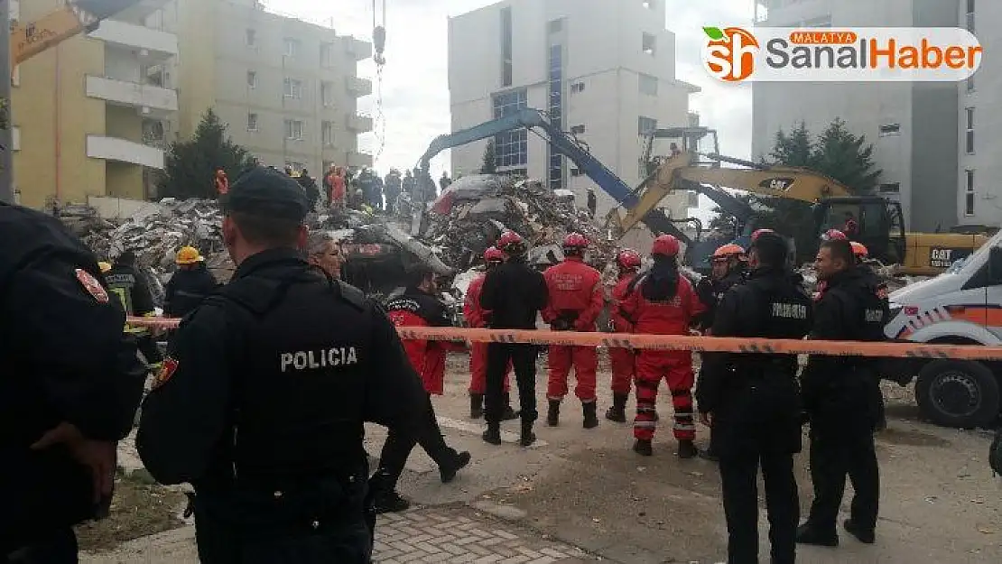 Arnavutluk'ta ölü sayısı 41'e ulaştı