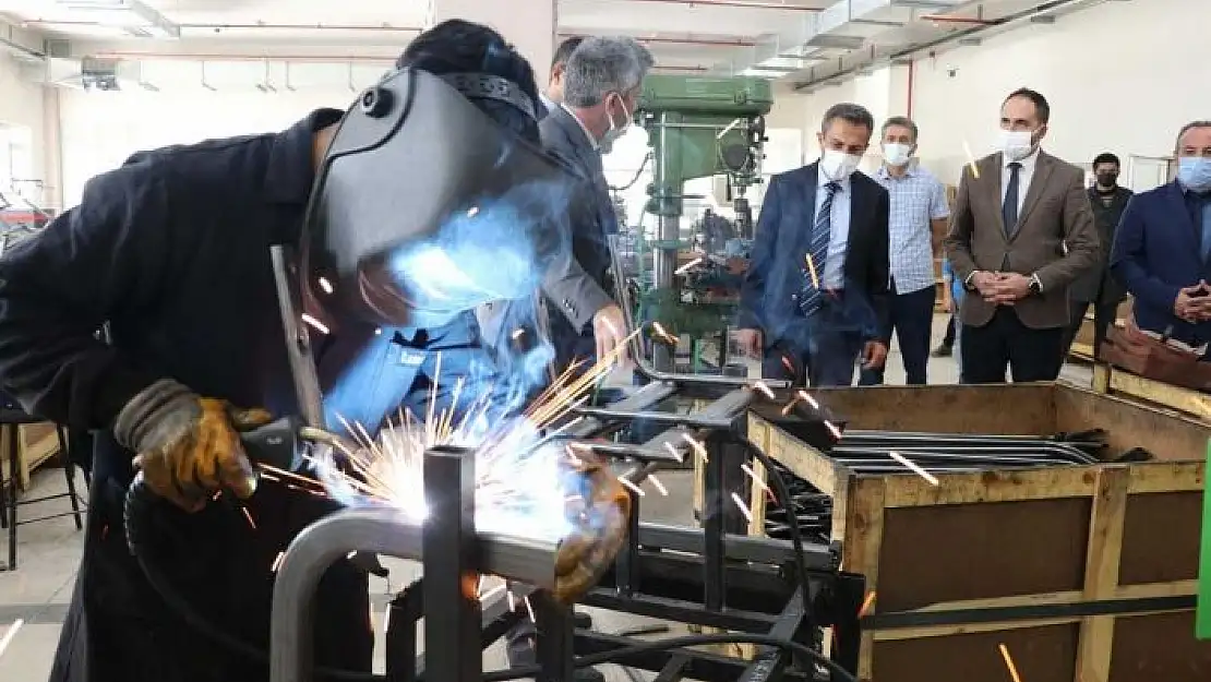 'Aslan: ''Meslek liseleri ülkemizin geleceğine katkı sağlıyor'''