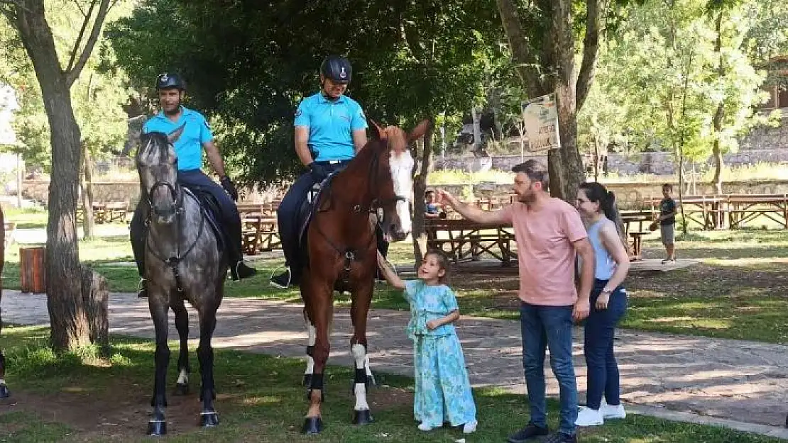 'Atlı Jandarma Timi´nin park ve mesire alanlarındaki görevi sona erdi'