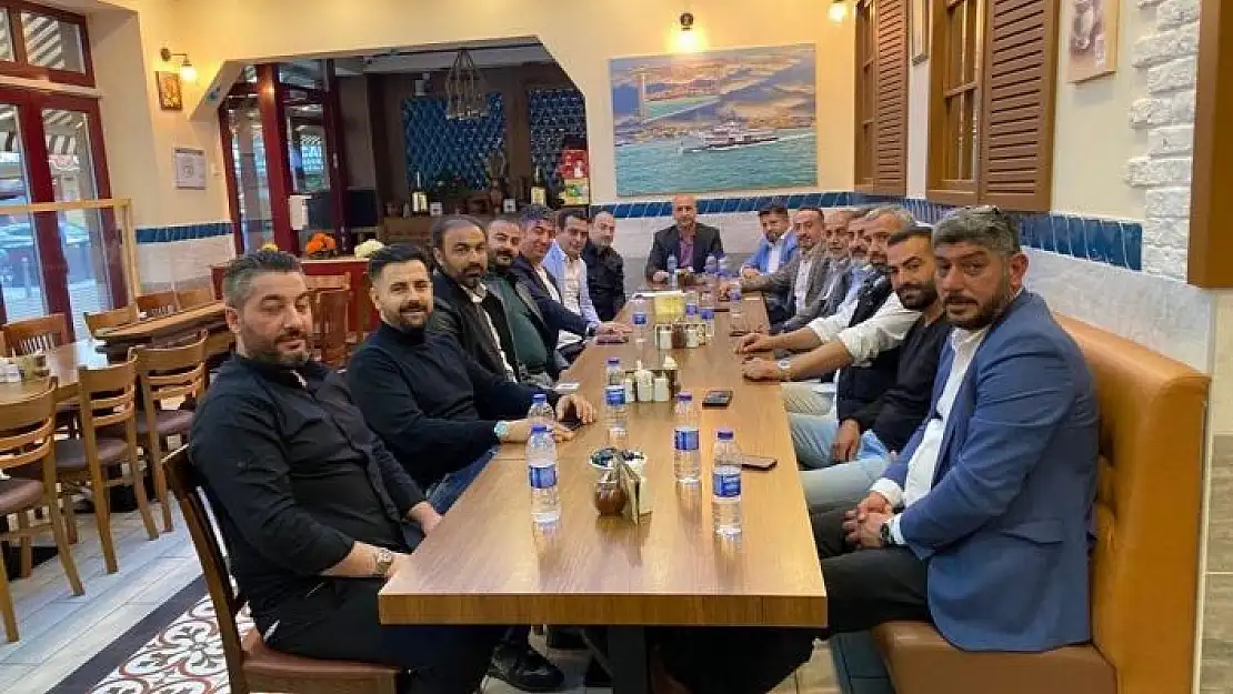 'Avrupa Elazığlılar Derneği Başkanı Muharrem Akan güven tazeledi'