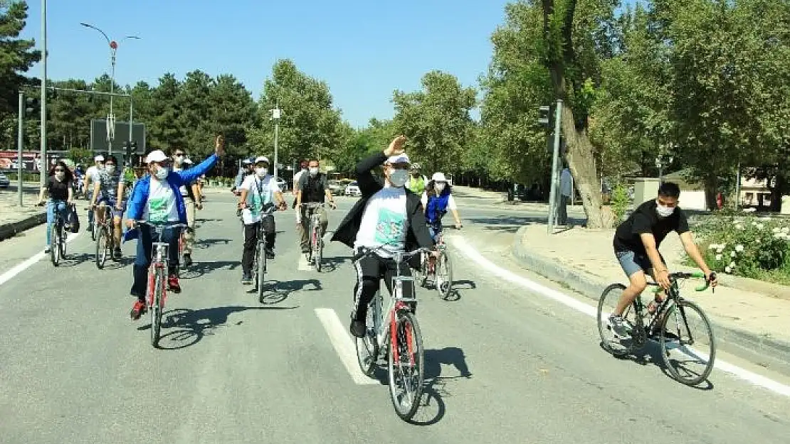 'Avrupa Hareketlilik Haftası kapsamında vali ve başkan  pedal çevirdi'