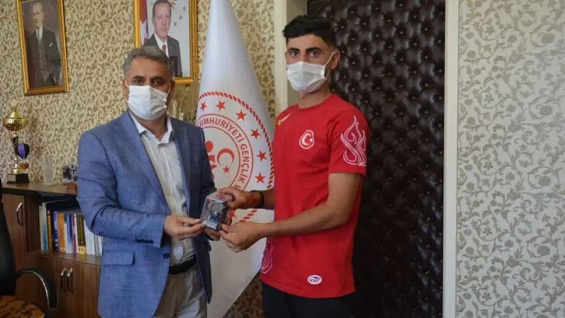 'Avrupa üçüncüsü sporcuya hediye'