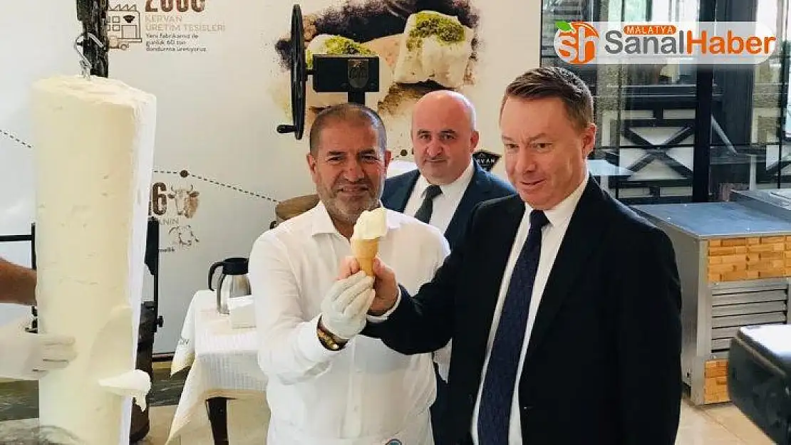 Avustralya Büyükelçisi dondurma kesti
