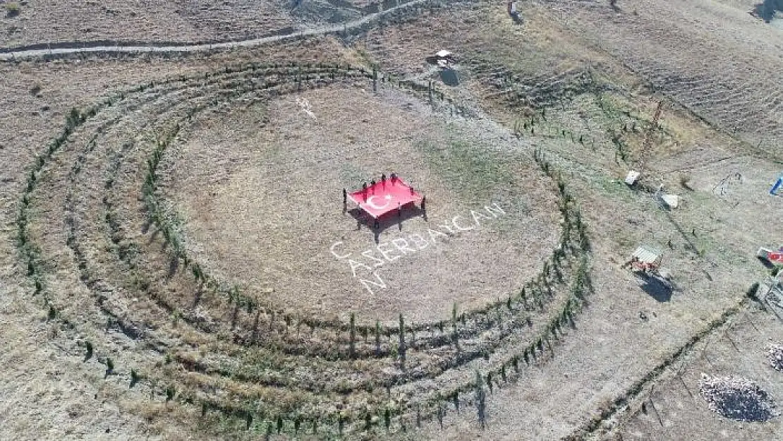 'Ay yıldızlı ormanda her fidana bir şehidin ismi verildi'