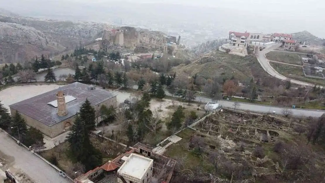 'Aynı dönem, iki zıt görüntü'