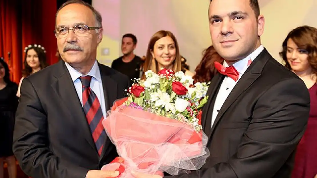 Aysel Gürel Şarkıları Konserine İlgi Büyüktü